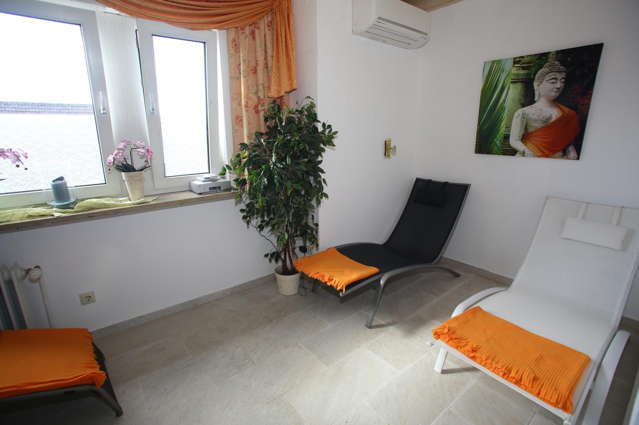 Pension Weinberg Mit Landhaus Nizza Gleisweiler Екстериор снимка